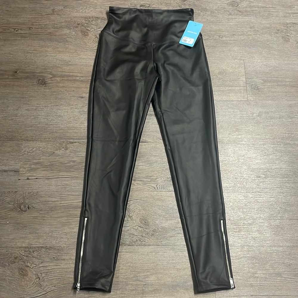 Faux leather black leggings